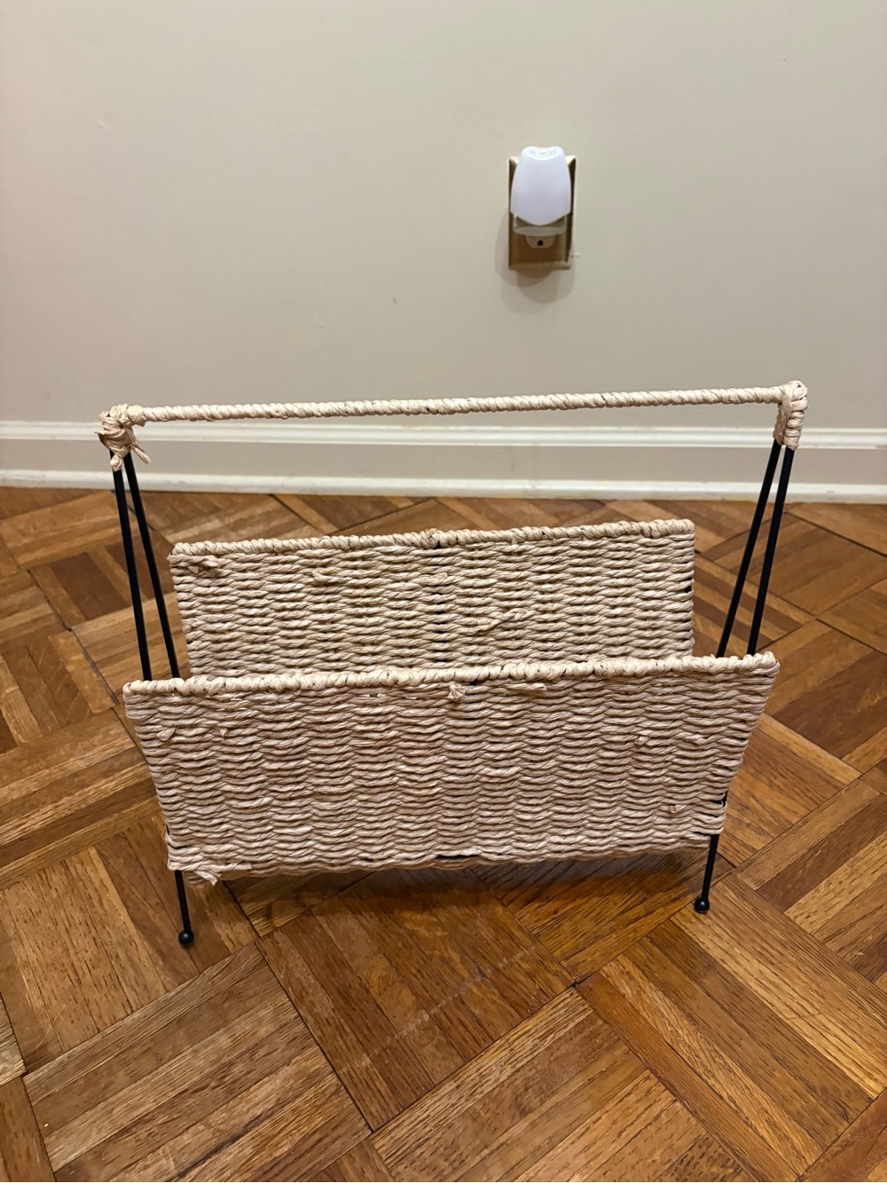 Magazine Rack - Picture 2 of 4